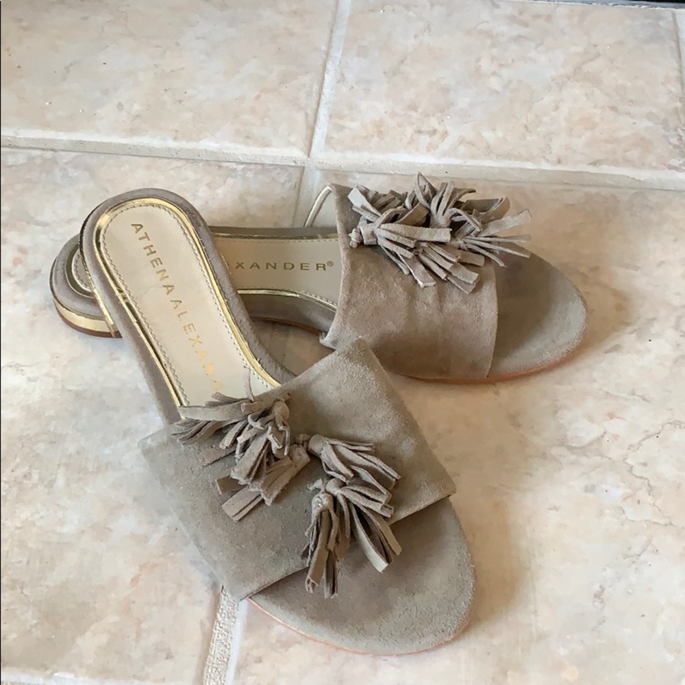 Fringe flip flops!